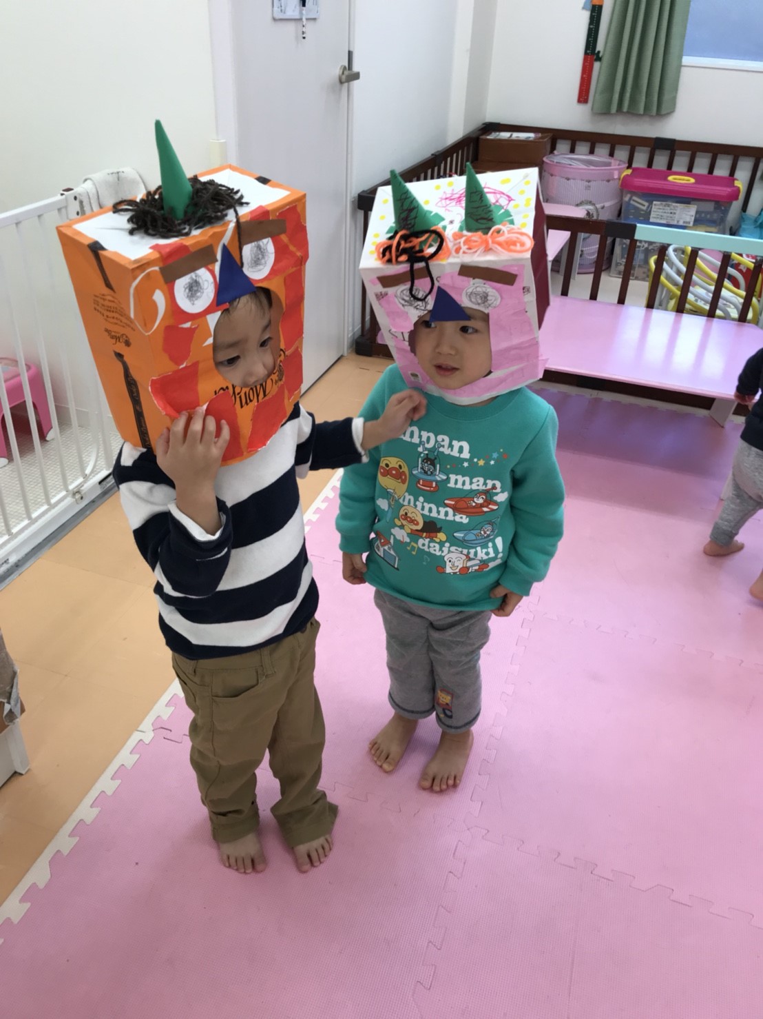 製作「鬼」 ０歳児ひよこ組 – 東京・小金井市の認可保育園 東京工学院きしゃぽっぽ保育園