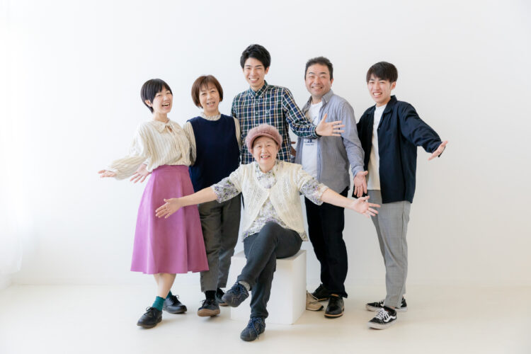 成人式の記念写真をご家族皆さまで✨ おひとりで写る写真はもちろん、ご家族様と一緒に記念に残しませんか？ コースご利用の方はお得にお撮りできます♪ぜひ横浜そごう写真館におまかせください！横浜そごうそごう横浜店横浜そごう写真館成人式振袖レンタル