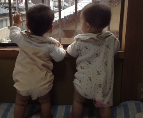 双子ダンス”でおなじみ、女子高生モデル・りかりこの歌って覚える英語塾 写真3枚- 音楽ナタリ