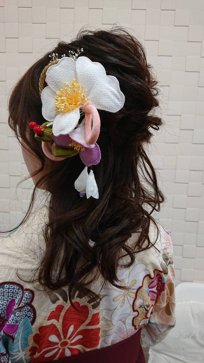 小学生の袴の髪型アレンジ集！髪型を選ぶ際のポイント紹介 - 袴・振袖レンタルのエイトグループ