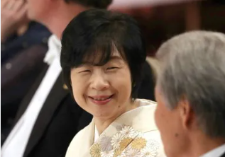 美智子さま感涙！ 黒田清子さんの「夕焼けの絵」を飾った母の日 - Aneひめ.net講談社