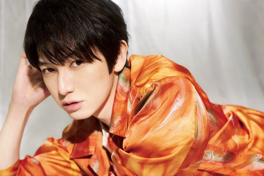 本郷奏多＆横浜流星、『怪獣倶楽部』コンビが強烈“おじさん”風ツーショット！ - エンタメ - ニュース クランクイン