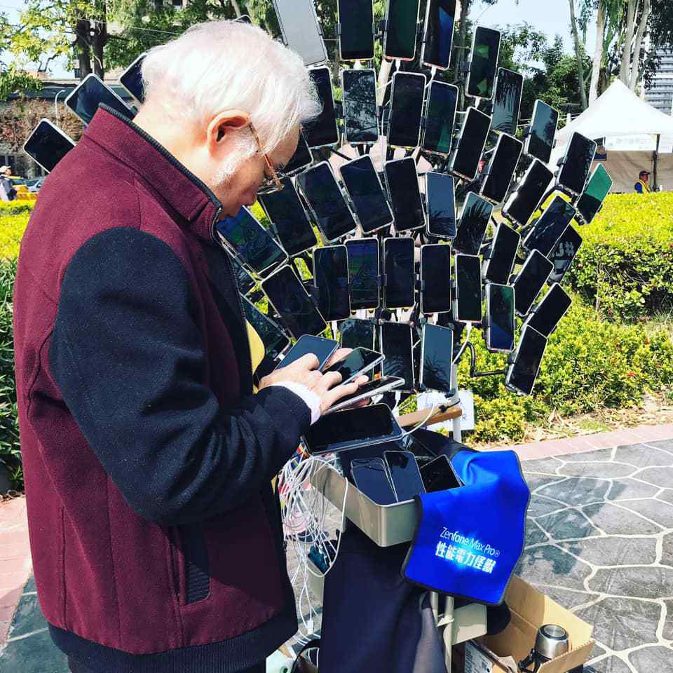 シニア世代のスマホは隙だらけ？ 家族の情報はあなたが守る！たぷるとぽちっとITに関するお役立ち情報サイト