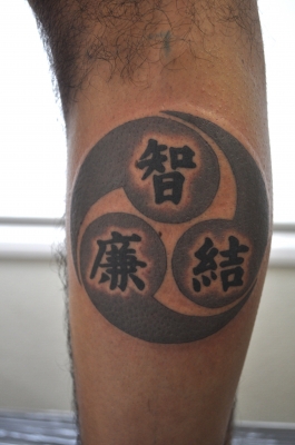 家族のタトゥー: アイデア、碑文、写真、スケッチ、例