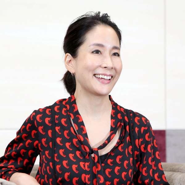 フリーアナウンサーの内田恭子さんがテレビ朝日系「徹子の部屋」に出演。 2006年に「ダウンタウン」の元マネージャーを務めていた吉本興業の社員と結婚し、2児の母となったことを振り返りました。番組では夫について「今も何をやっているかよく分からない」と冗談交じり