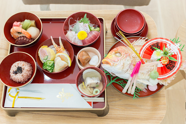 自宅でお食い初め 料理や儀式のポイントを押さえて心に残るお祝いに！活 伊勢海老料理 中納言ご宴会・慶事・法事に