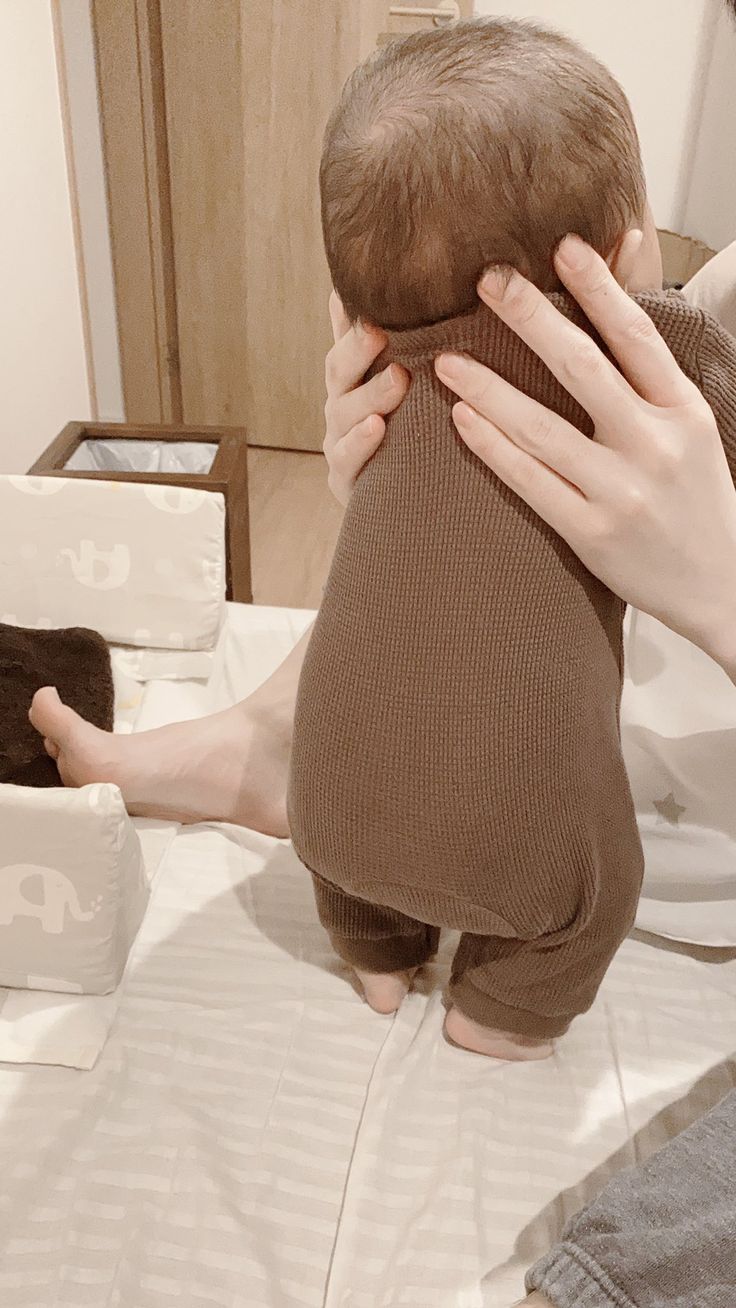 baby後ろ姿の写真素材写真素材なら「写真AC」無料 フリー ダウンロードOK