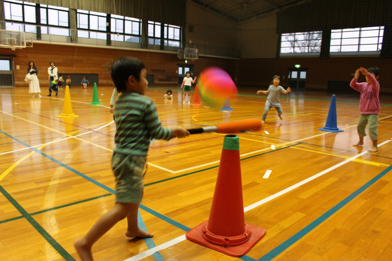 盛り上がる！ 小学生に人気の大人数でできる外遊び10選外遊びで圧倒的な楽しさを提供NPO法人ゼロワン