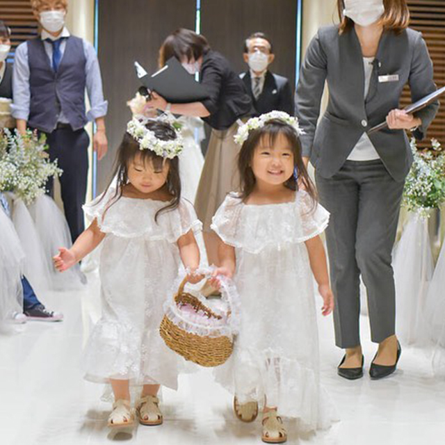 子供と一緒に行う結婚式・パパママ婚 ファミリーウェディング !演出アイデアや成功のポイントをご紹介omotte magazine fromANNIVERSAIRE記念日にまつわるマガジン