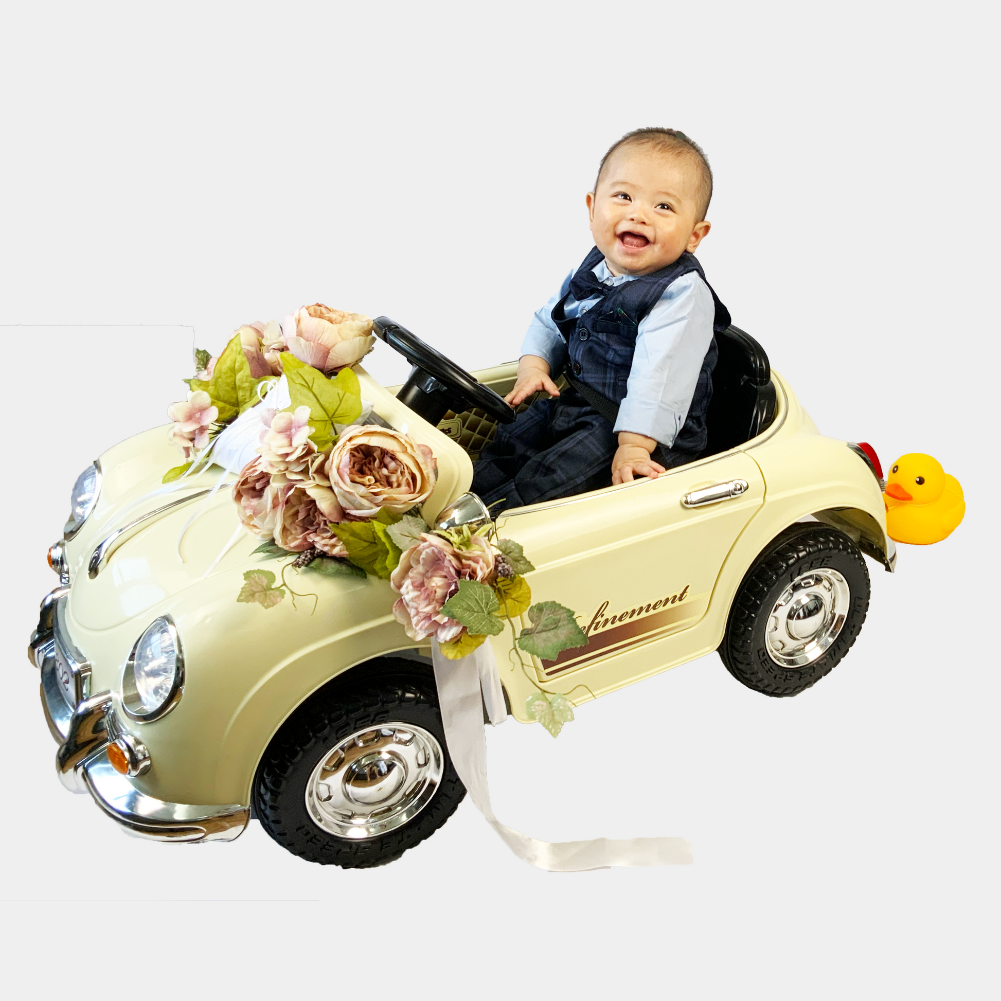 リングガール頑張ってくれてありがとう😭❤️, 階段の下まで迎えに行ってあげれば, 良かったなぁと見返す度に思う😂,こんなに成長した娘を見て急に寂しくなってきた🥺, 毎日沢山の幸せと癒しをありがとう🥺❤️❤️, ・, ・, ・, ・, ・,一歳ベビー生後14ヶ月パパと娘赤ちゃん赤ちゃんのいる生活赤ちゃんのいる暮らしベビーベビフルベビスタグラム