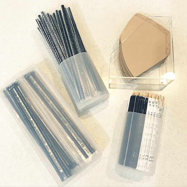 マイストローも100円均で🆗﻿ ﻿ ﻿ ﻿ ﻿スタバ もついに紙ストローを導入し始めて﻿マイストロー を持ち歩いている人も﻿少しずつ増えてきましたよね❤﻿ ﻿ ﻿ ﻿ 私はだんだんしなしなになる紙ストローが﻿ 正直苦手でして 😂﻿ ﻿ ﻿ 金属製のストローを 100円ショップで