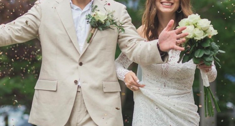 ガラスの靴 ダーズンローズ プロポーズ グッズ リングピロー 結婚記念日 彼女 妻 プレゼント 銀婚式 結婚記念日 シンデレラ 披露宴 演出 名入れ彫刻 クリスタル 薔薇 バラ ガラスの靴・ダーズンローズ-bloomギフトモール店 - プレゼント＆ギフトのギフトモール