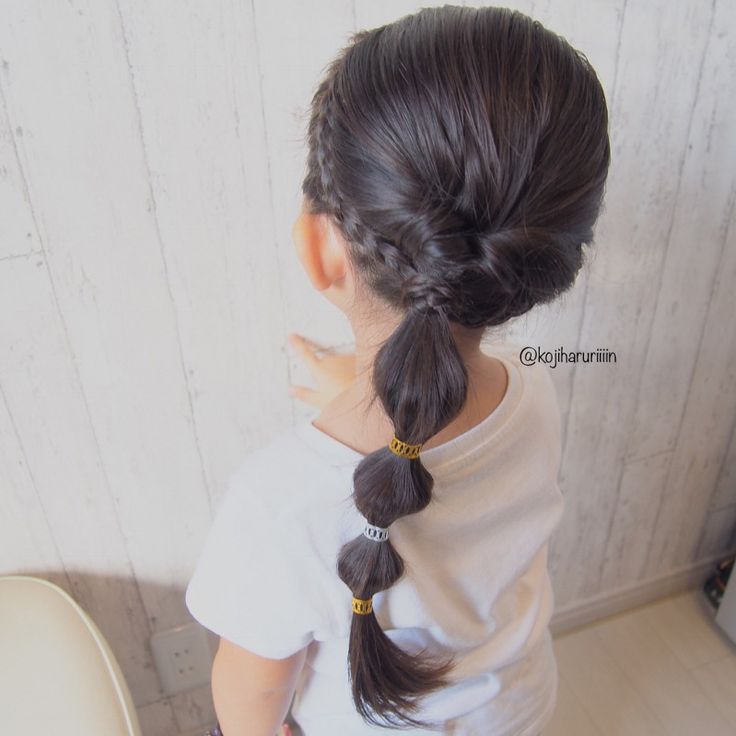 子供さんの卒園式、卒業式、入園式、入学式ヘアに🎀 もちろん日々のアレンジにも💖 リボン部分の作り方は2枚目の動画にて。三つ編みハーフアップは3枚目以降の動画にて。 *簡単アレンジヘアアレンジ動画アレンジ動画hairstylinghairarrangeヘアアレンジ