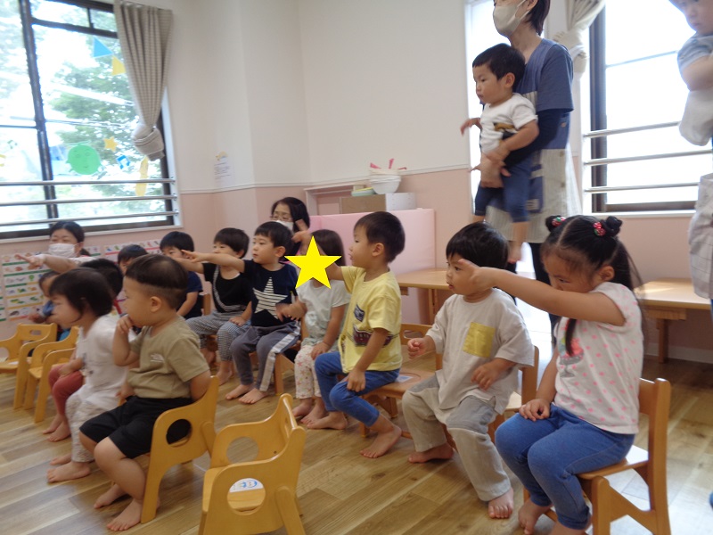 歓声が止まらない？！誕生日会！光の峰保育園枚方市 枚方の保育園0歳からの保育園 誕生日会 誕生日会での出来事誕生日会出し物保育士 保育園の先生 ばけたくん