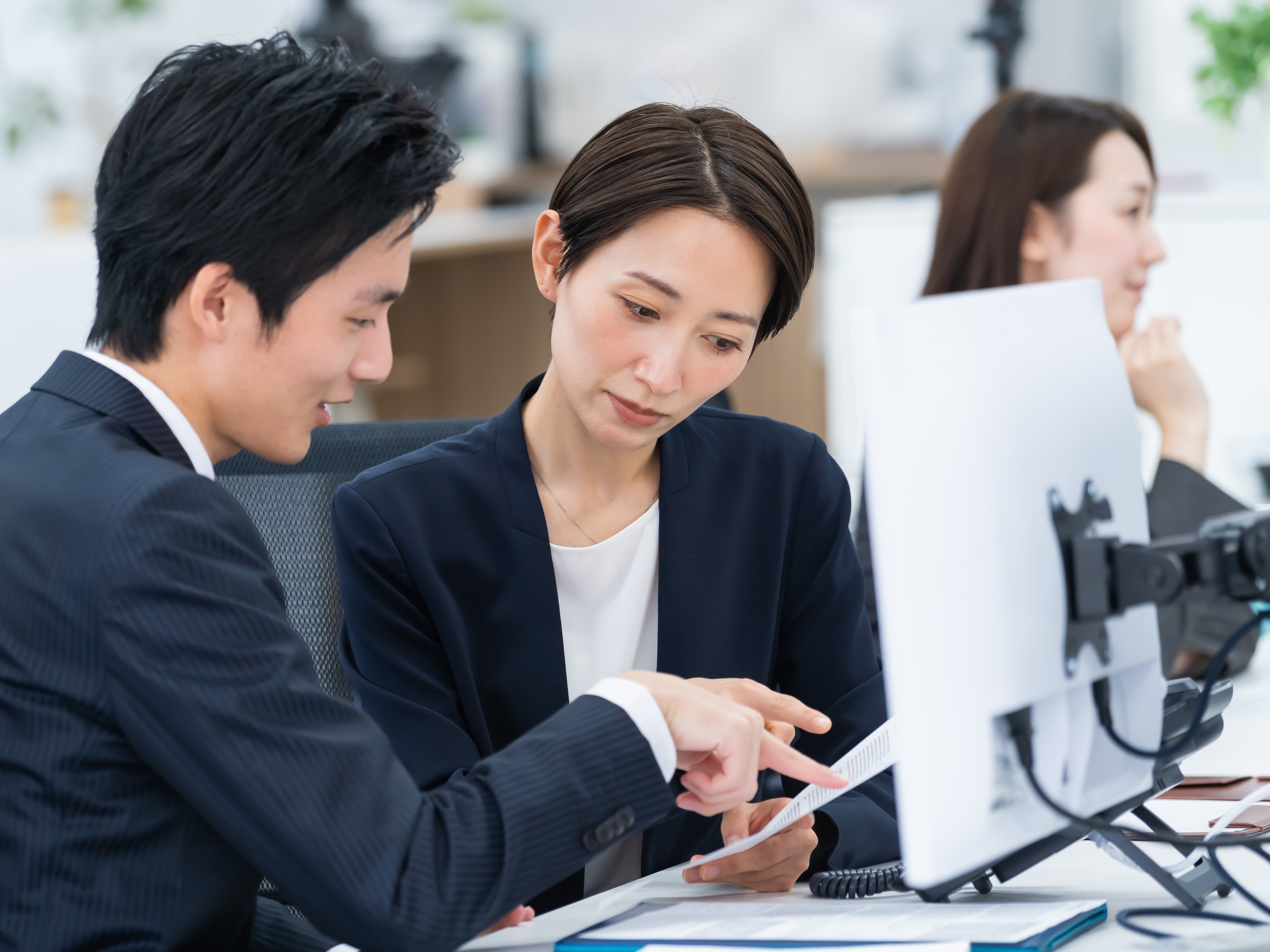 質問箱回答：職場の別フロア 部署 の人や友達の知り合いなど、顔見知りレベルの異性 とどのように仲良くなれば良いのでしょうか？もうマッチングアプリでの出会いに疲れたのでリアルの出会いを頑張りたいです！！ミツ@仕事×恋愛