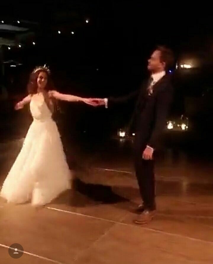 シュワちゃんの愛息子パトリック・シュワルツェネッガー、結婚 式での白いタキシードがイケメンすぎると話題に！CulturemadameFIGARO.jp フィガロジャポン