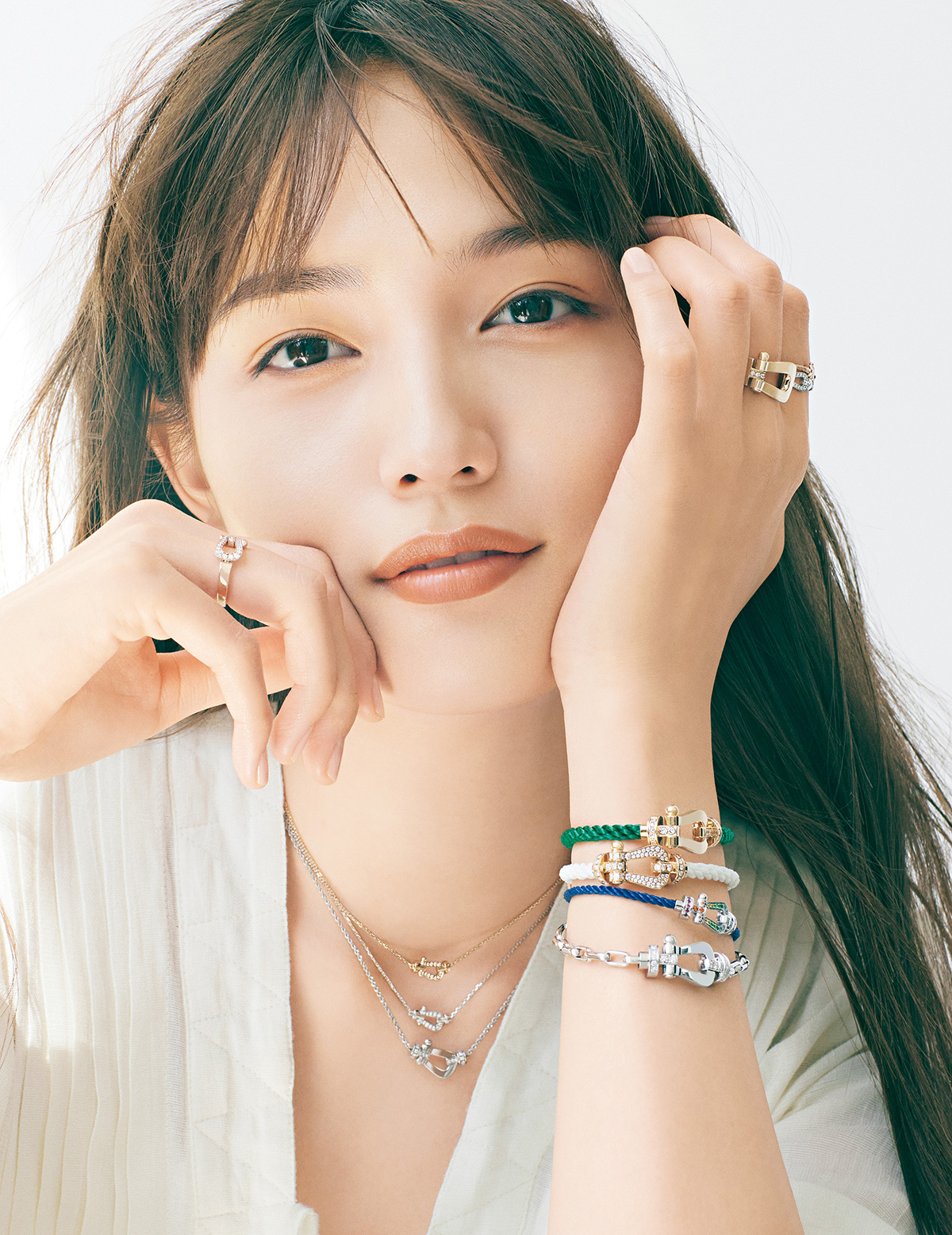 川口春奈さん、木戸大聖さん、阿部久令亜さん出演の「世界は鉄でできている。」シリーズ新企業CMに友近さんも初出演!迫力満点の製鉄所に3きょうだいが初潜入!– CMNOW WEB