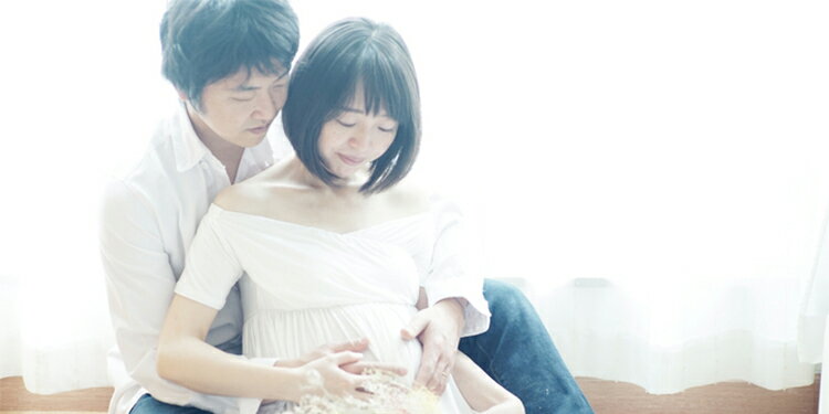 マタニティセルフフォトの写真・画像素材-Snapmart スナップマート