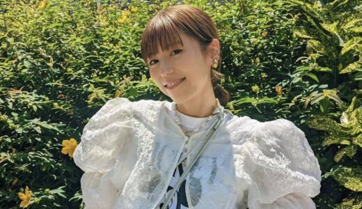 成人の日、 おめでとうございます㊗️ 懐かしいなーって 実家で写真見返してたら手繋いでたんかい！ 繋ぎ方 合コンすぎる🫠🎉