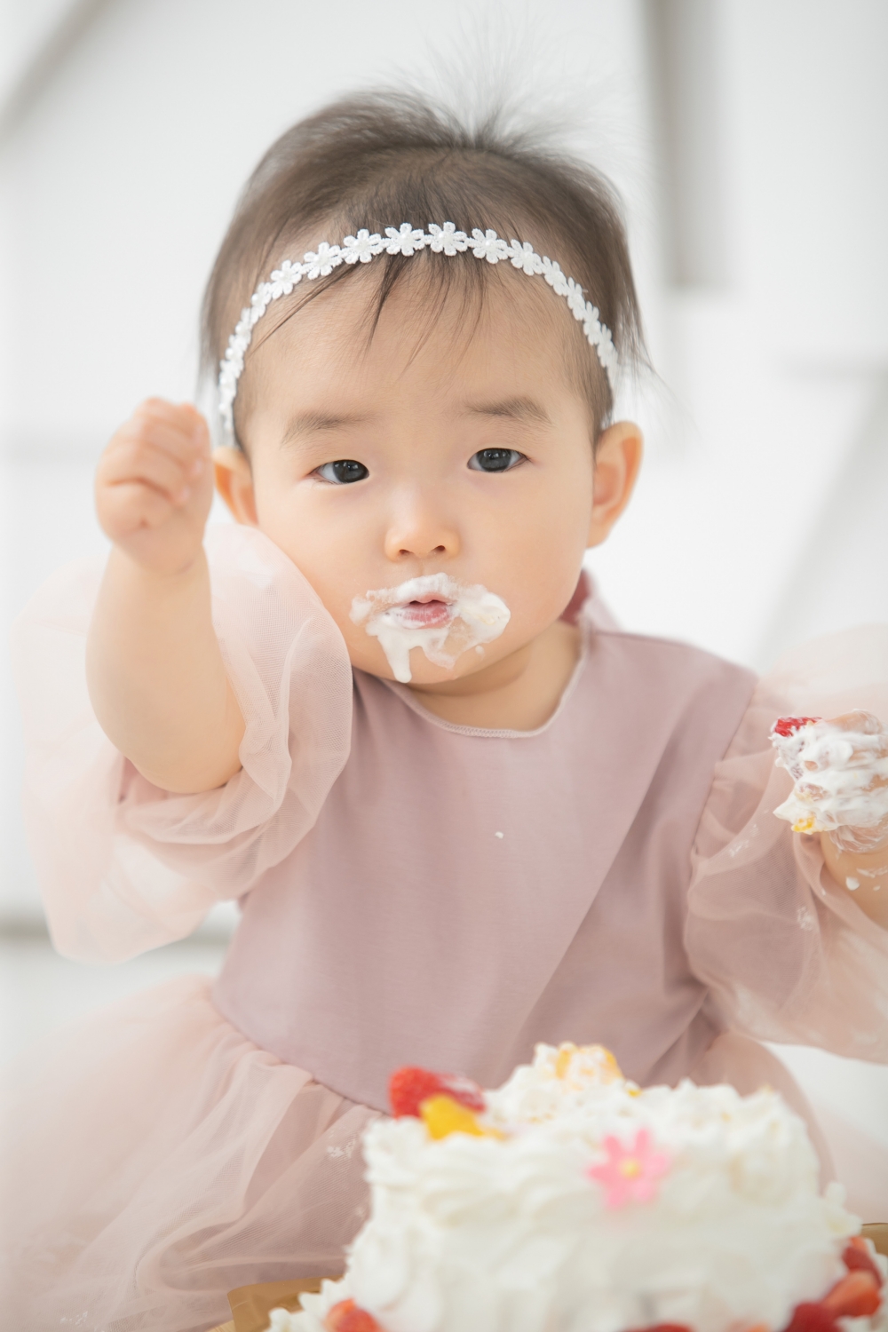 1歳の誕生日に記念写真を撮ろう！おしゃれに撮る方法を解説 - ハピリィフォトスタジオ