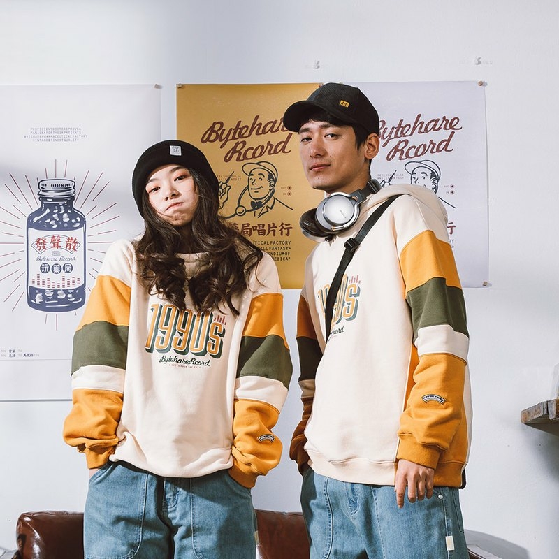 高校生カップル カップルフォトは後ろ姿を撮ると エモさ増し😉🤍 🟠photo by⚪️ @ma.na098 @future4891@_aug.20 @minami7970 −−−−−−−−−−−−−−−−−−−−−−−−−−−− Nomdeplumeで紹介させていただける写真を募集中🧚‍♀️💜 素敵な写真が撮れたら