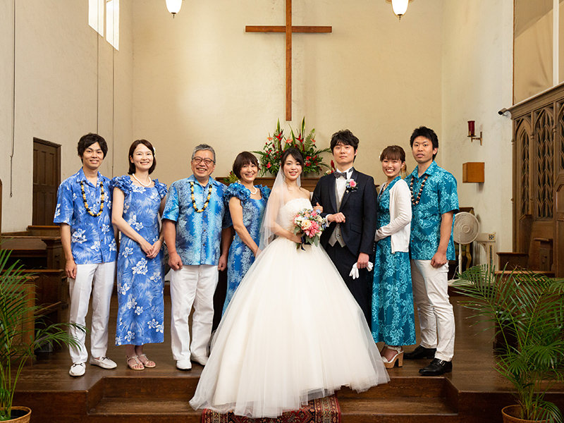 アロハ、ムームーで結婚式！ ハワイ婚の服装ってどんな感じ？ - ハワイフォトウェディング・前撮り・結婚式 69000円からのアメリカンホリデーズ