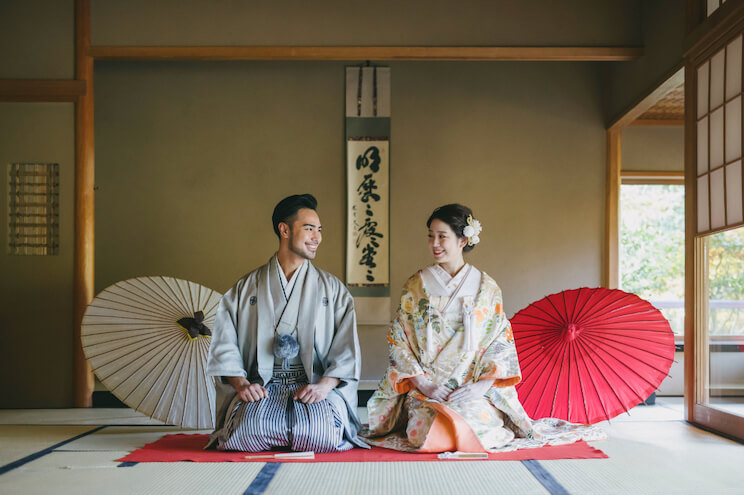 和装限定 おしゃれな前撮りのポーズを19種類紹介！撮影時のポイントについても解説結婚式前撮り・フォトウェディング専門のスタジオフォトパーク