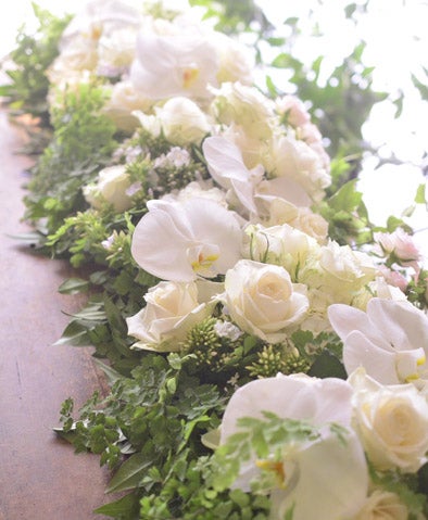 注目カラーで今っぽく！トレンドの「カラフル装花」おしゃれ花嫁の結婚式事例10選ARCH DAYS