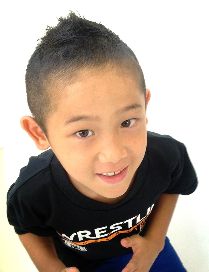 ソフトモヒカンを子供に！短めと長めのヘアスタイルと切り方とバリカンの使い方！＆ソフトモヒカン 子供 の髪型厳選 １５選軟毛メンズ髪型２５歳以上の出来る男の大人ヘアスタイル