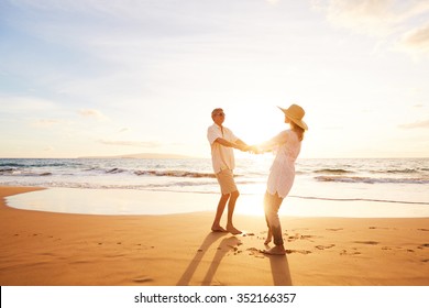 手をつなぐ夫婦、その理由は？なぜ台湾を好きなの？台湾の魅力を探ってみよう