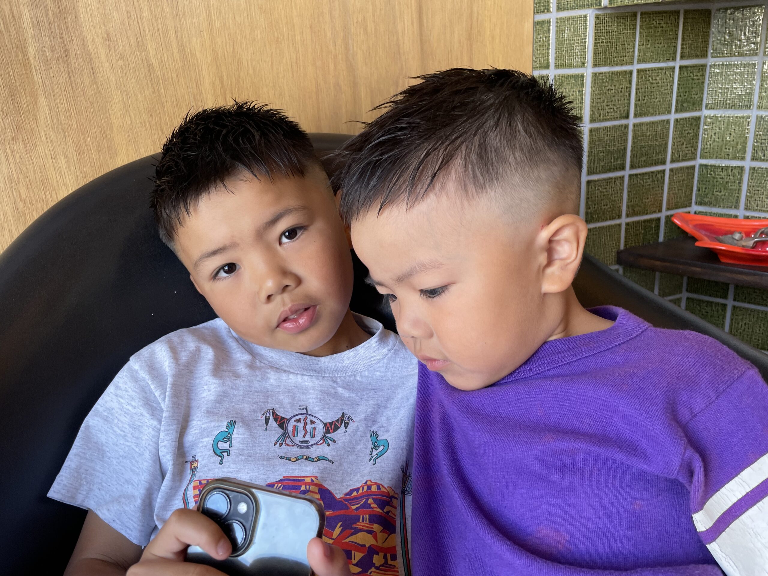 子供のカットは何があるかわからないので楽しい！小松市の美容室Oops! ウプス