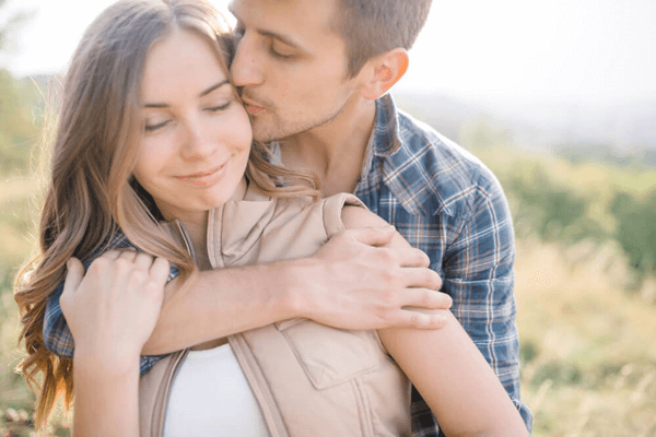 男女別 抱きつく心理を大公開！8つの抱きしめ方で分かる彼氏彼女の本音も解説Smartlog