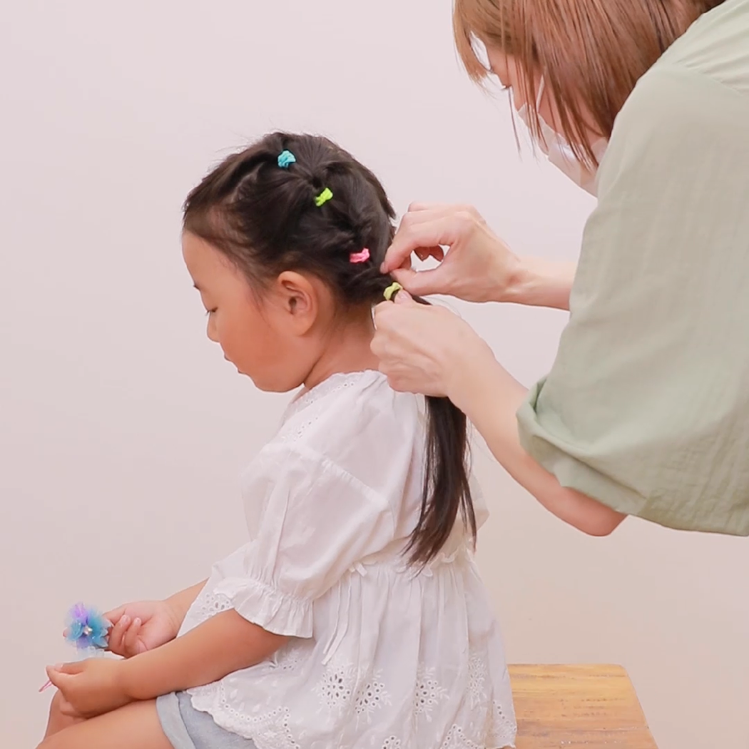 子ども髪型アレンジ女の子 超簡単！おしゃれハーフアップ！くるりんぱするだけ！ - YouTube