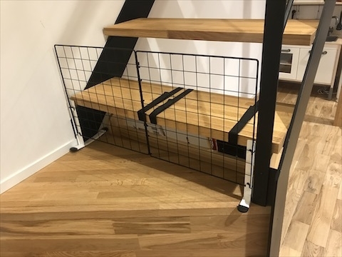 ベビーゲートは手作りでも安心！開閉タイプのベビーゲートを自作しよう