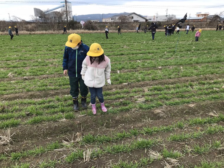 発達障がいのこどもにむずむず脚症候群が多いってホント！？ADHDと脚の違和感の関係とは - こどもプラス大阪_吹田