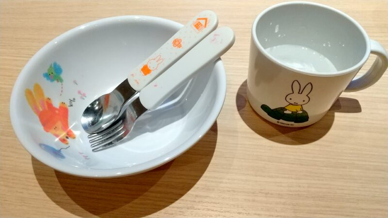 皆さん、お子様連れでやよい軒に行ったことはありますか🤗？ やよい軒では、 ポテトやハンバーグなど子供に人気のおかずで満足度の高い