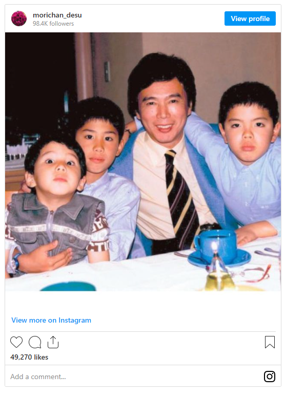 ロックバンドONE OK ROCKのTakaが3日にインスタグラムを更新。ロックバンドMY FIRST STORYのメンバーで弟のHiroとの兄弟 ショットを披露すると、ファンから反響が・林孟