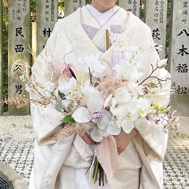 和装×ブーケ もっと自由に結婚式の和装を楽しむ10提案！おしゃれ和装ブーケ特集トキハナmagazine