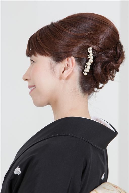 黒留袖に合う髪型とは？長さ別のスタイリングや髪飾りの選び方を詳しく解説きものレンタリエのきもの豆知識