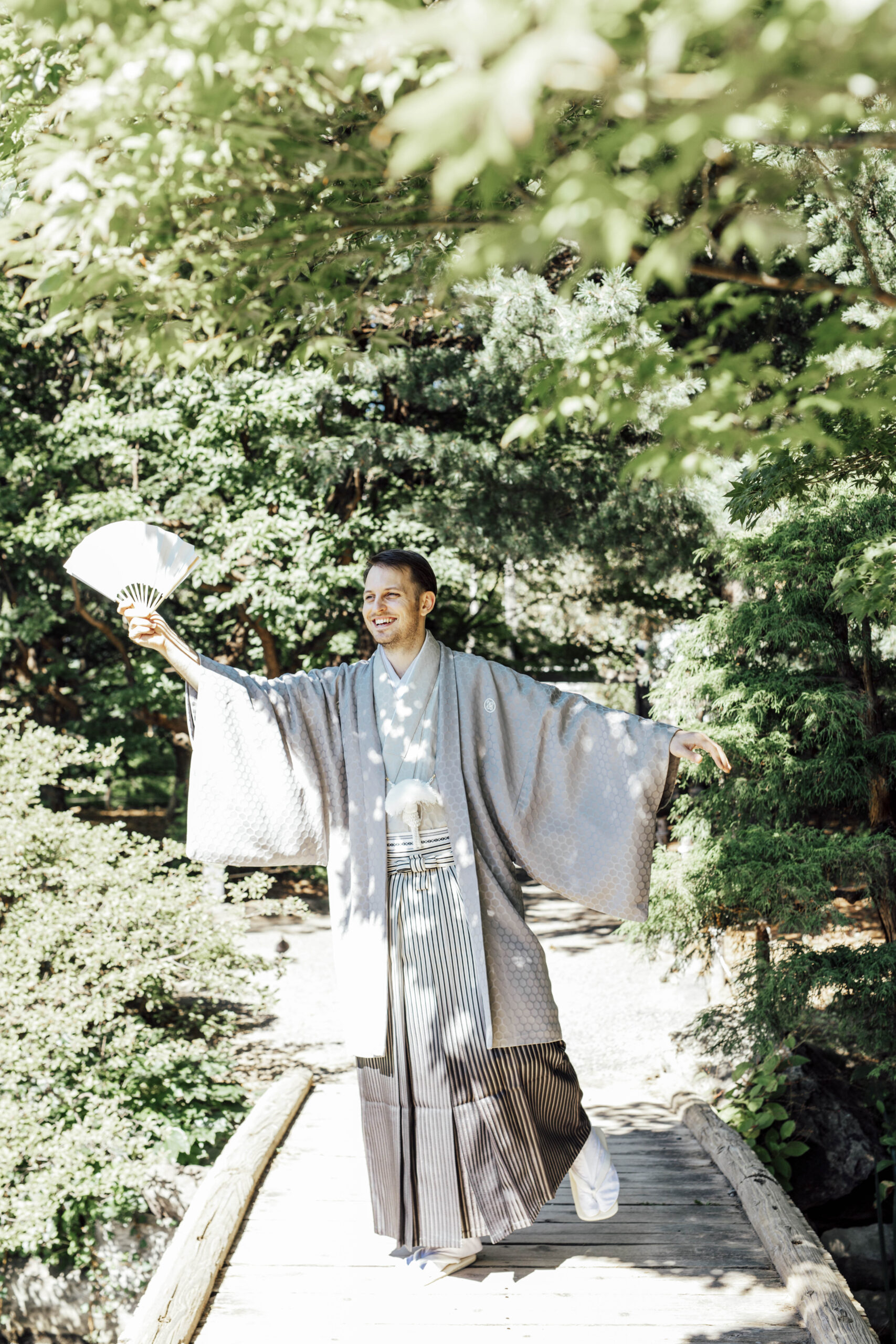 憧れの和装での結婚式。新郎新婦衣裳の種類と選び方、美しい所作も解説