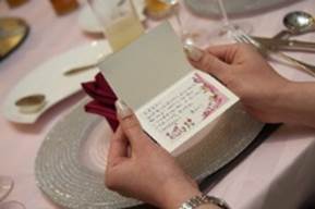疑問 席札の裏のメッセージって、全員に書かないと怒られる？marry マリー
