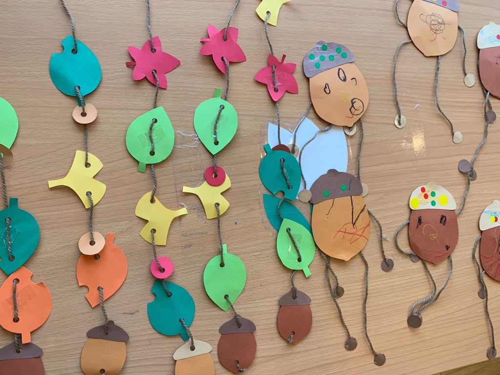 秋を感じる製作遊びアイデア集〜秋の自然や季節を取り入れた製作遊び〜保育と遊びのプラットフォーム ほいくる