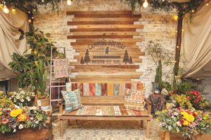 まるで海外ウェディングみたい♡ 開放感バツグン！アウトドアウェディングのすすめ - おしゃれな結婚式小物が何でも揃う通販サイト ファルベ