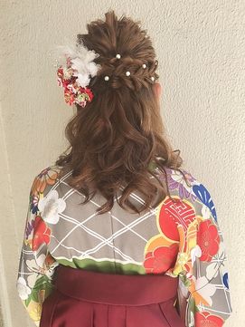 卒業式袴におすすめの髪型は？顔タイプ別のポイントや注意点も解説コラムアトリエはるか公式サイト