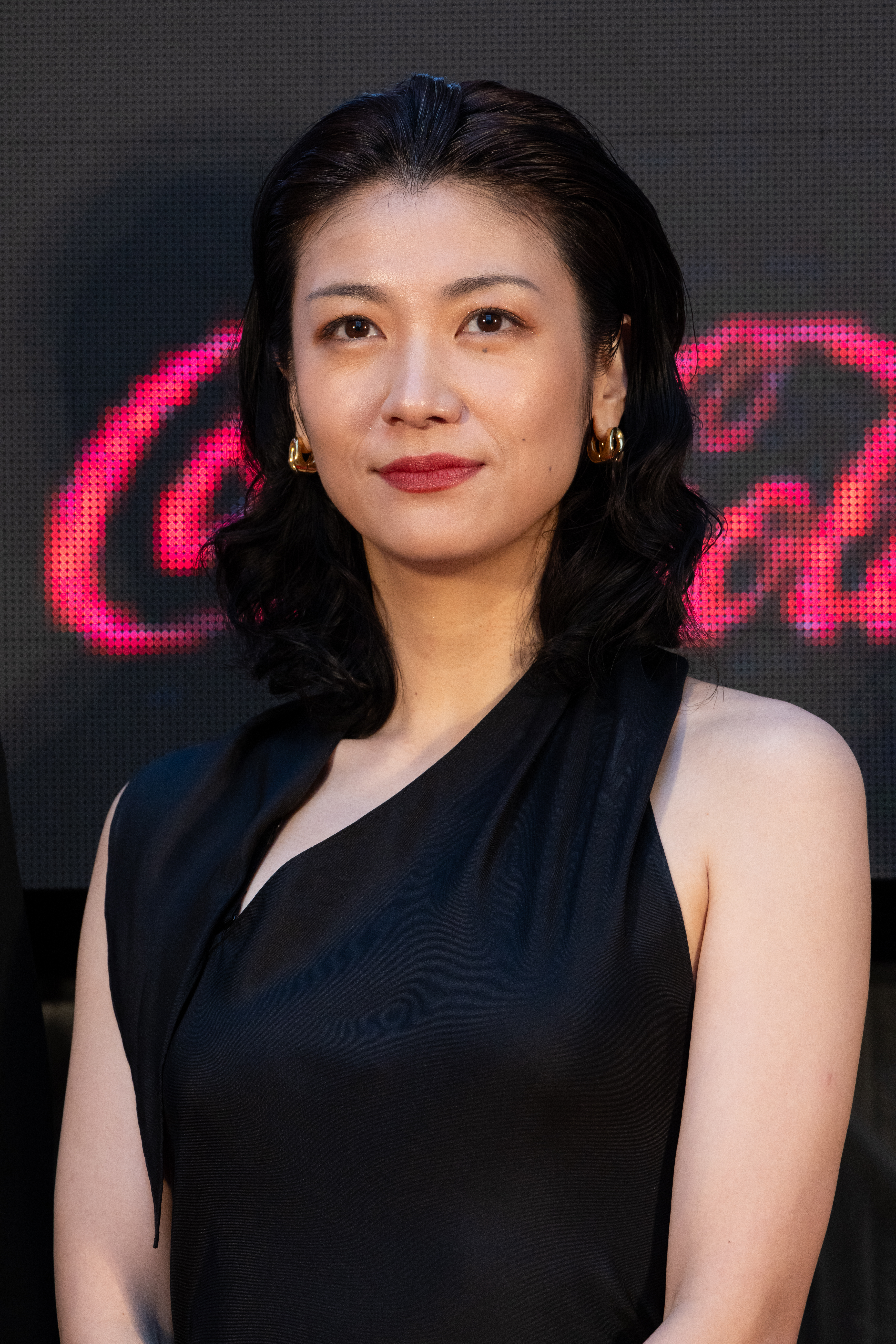 テレ朝POST » 人気TikToker「妻が綺麗過ぎる。」に密着！夫婦の驚きの経歴、深すぎる愛が明らかに 写真ギャラリー5 6