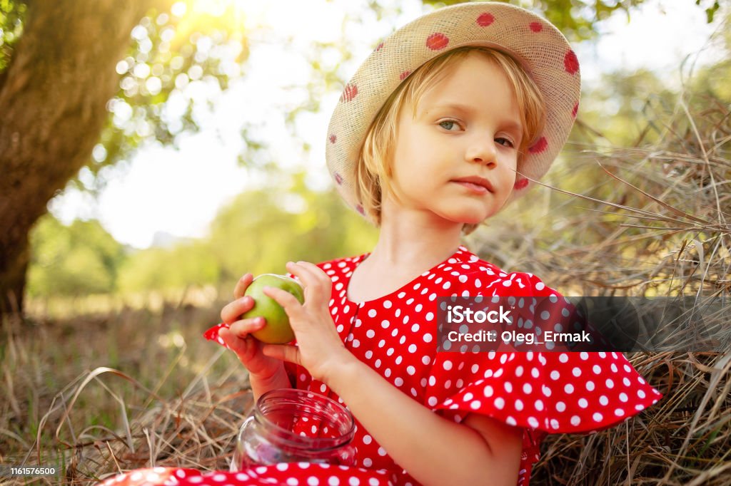 りんごのベレー帽