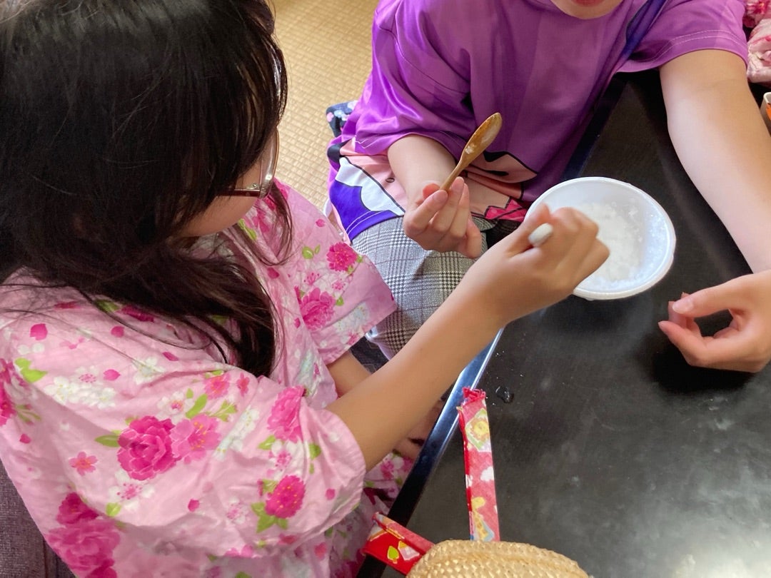 子供神輿福地神社の祭礼岐阜県養老町 栗笠の獅子舞