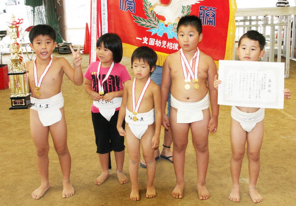 奉納子供相撲大会間々田八幡宮