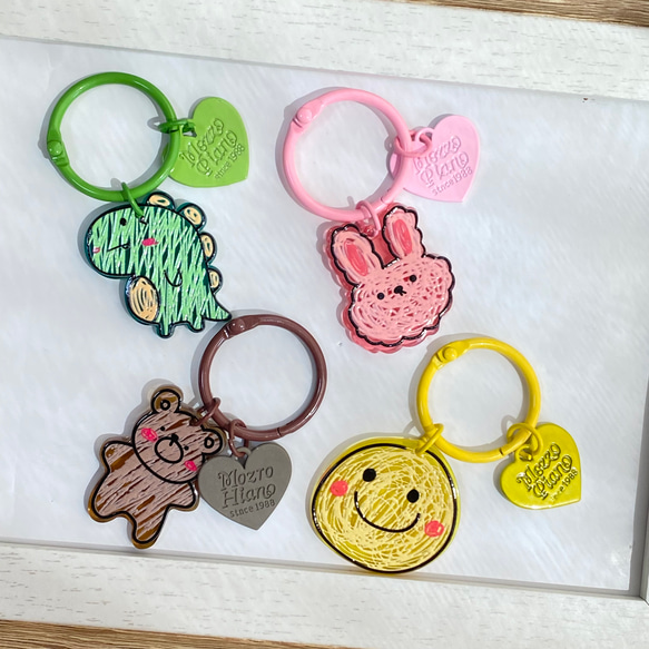 名入れ キーホルダー男の子 女の子入学 入園 卒園 卒業 お誕生日 出産祝い お名前入り お揃い ネームホルダー 入学祝い 入園グッズ ギフトプレゼント プチギフト クリスマス ホワイトデー バレンタインデー -temegane. - プレゼント＆ギフトのギフトモール