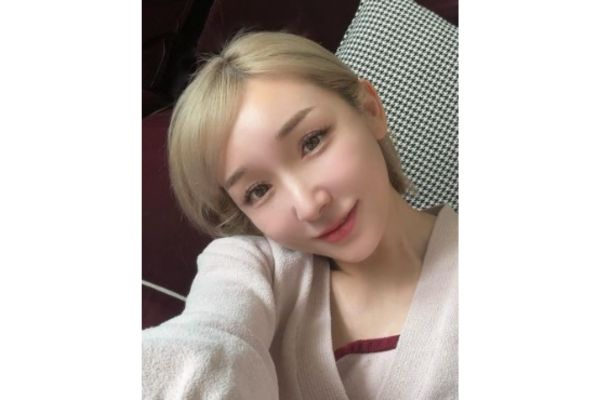 加護亜依が娘と笑顔でピース、親交厚いNAOMIブログで久々に元気な姿。記事画像 photo2 2015-03-14-183527Narinari.com